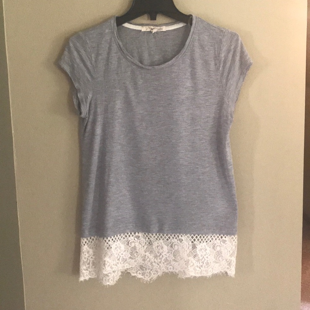 Gray and lace trim top!